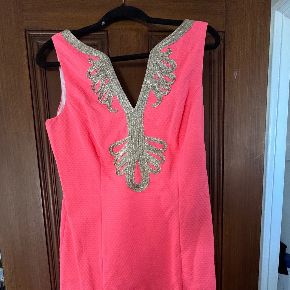 Lilly Pulitzer gold detail textured above the knee dress